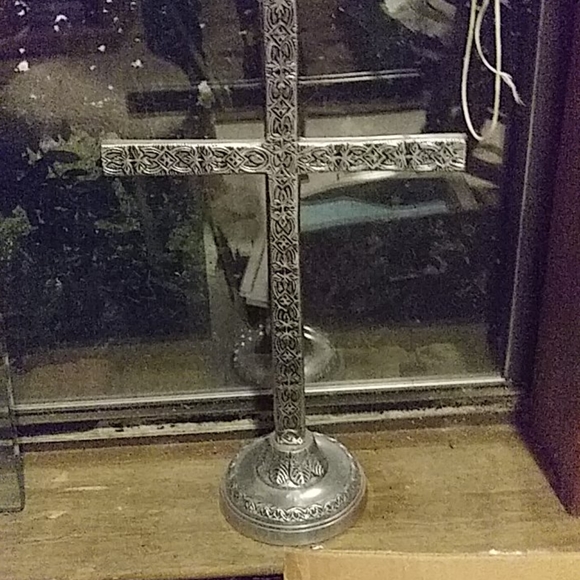 10" Detailed Cross - Picture 8 of 8